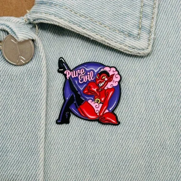 ⭐New Oz Pure Evil HIM Enamel Pin Sexy Lady Lapel Power Puff Girls Character Red - Picture 1 of 5